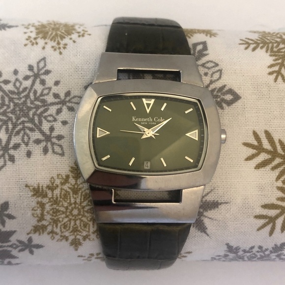 Kenneth Cole Watch- Green Leather Band - Picture 9 of 9